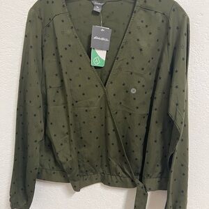 Eddie Bauer Olive Star Print Women's wrap blouse